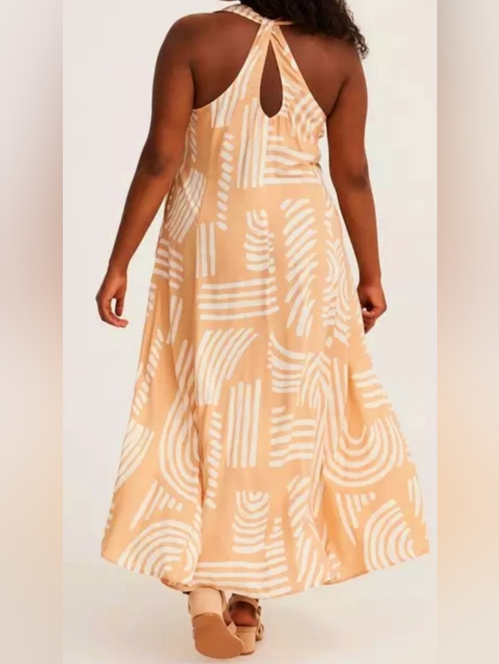 torrid Peach and White Geometric Print V-Neck Maxi Dress - Picture 10 of 12